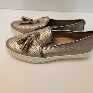 Anne Klein metallic Women's Size 6M slip-on sneakers with tassels.